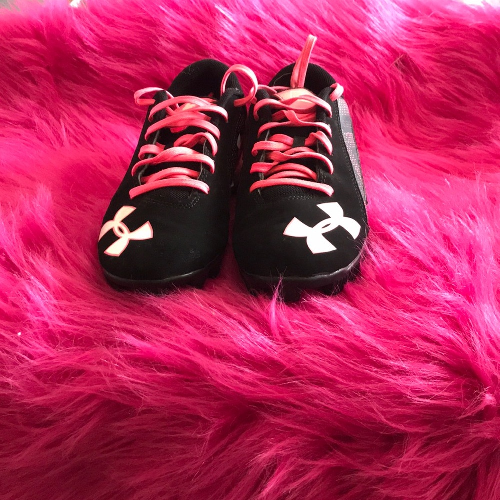 Girls UA Softball cleats. Size 3